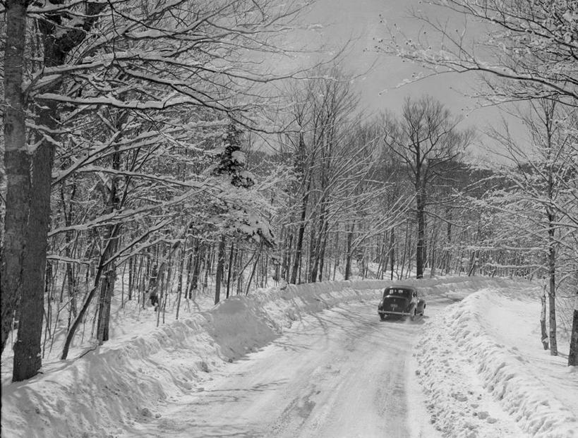 无人,横图,黑白,室外,白天,旅游,度假,美景,雪,汽车,美国,地形,景观,冬天,娱乐,树,自然,享受,休闲,景色,放松,运输,摄影,北美,北美洲,自然风光,美洲,新罕布什尔州,北亚美利加洲,亚美利加洲,新罕布什尔,新罕布夏州,花岗岩州,花冈岩之州,滑雪之州,新英格兰,白山山脉,纽英仑,美利坚合众国