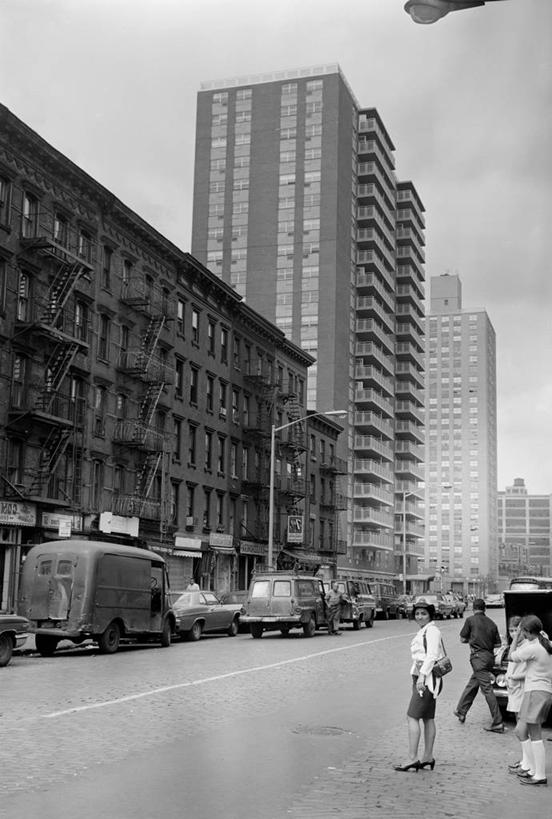 竖图,黑白,室外,白天,城市,道路,街道,路,公路,纽约,美国,公寓,交通,摄影,马路,居住区