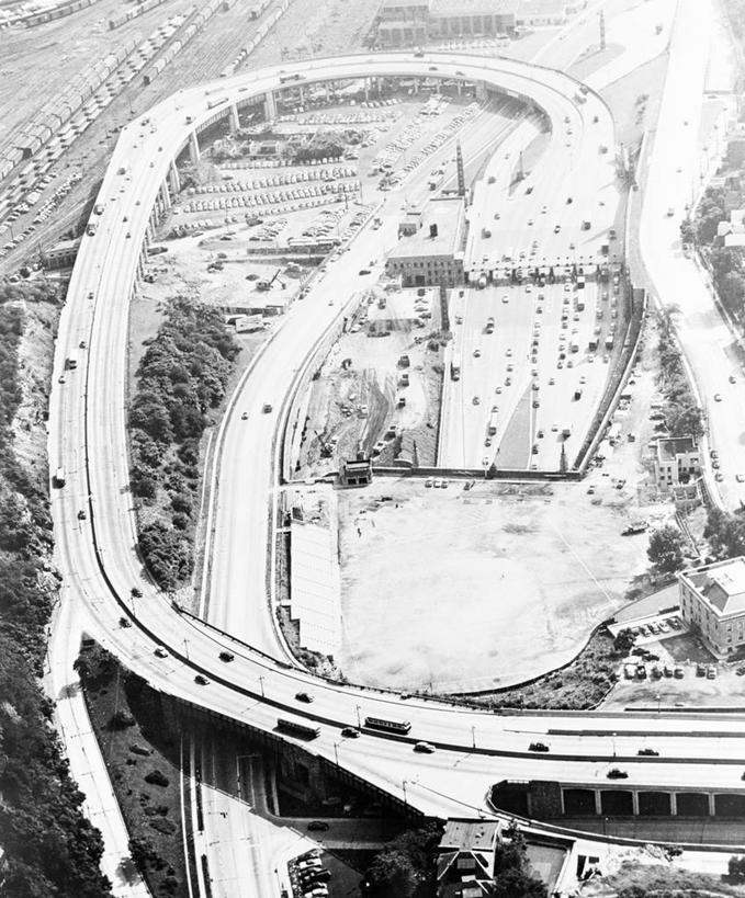 无人,竖图,俯视,航拍,黑白,室外,白天,城市,建筑,汽车,纽约,美国,弯曲,隧道,交通,历史,运输,摄影,蜿蜒,鸟瞰,纽约州,林肯隧道,高角度拍摄,旅行