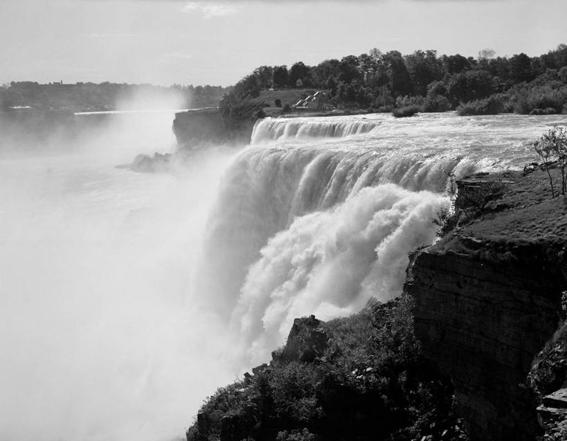 无人,横图,俯视,黑白,室外,白天,运动模糊,旅游,度假,河流,美景,瀑布,水,植物,美国,喷,飞溅,溅,地形,景观,流水,悬崖,娱乐,树,风景,自然,享受,休闲,景色,放松,力量,摄影,宁静,清新,自然风光,纽约州,尼亚加拉河,尼亚加拉瀑布,自然地理,高角度拍摄