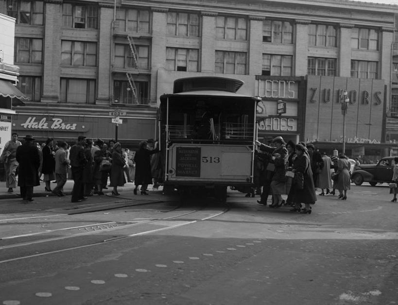 成年人,横图,黑白,室外,白天,街道,美国,行人,公共交通,许多人,古典,历史,缆车,一群人,运输,摄影,英文字母,加利福尼亚,上车,旧金山,男人,女人