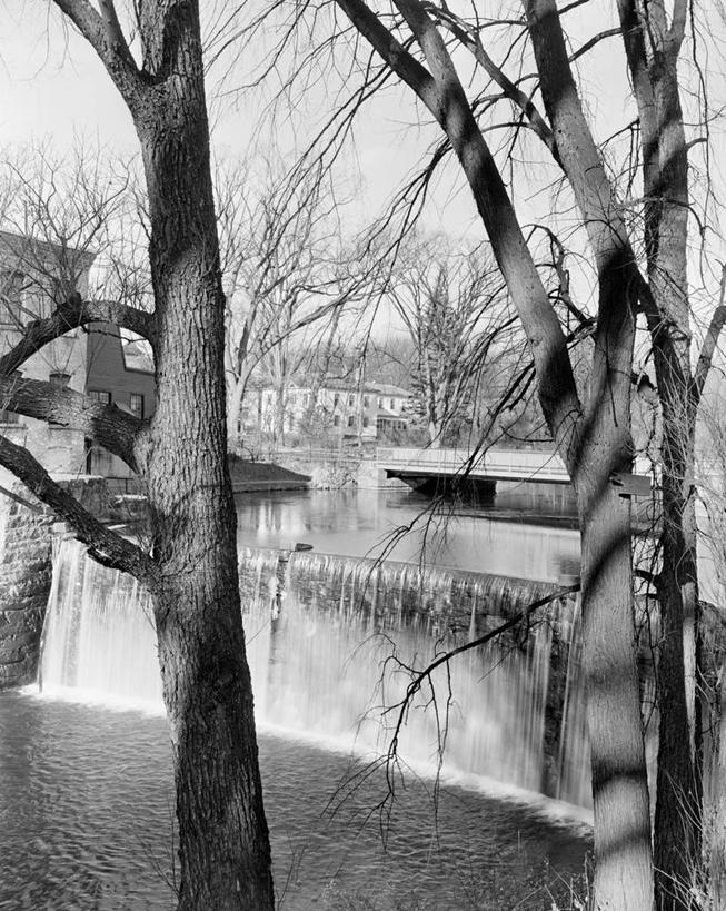 无人,竖图,黑白,室外,白天,河流,瀑布,建筑,日光,美国,波纹,溅,树,摄影,工程,马萨诸塞