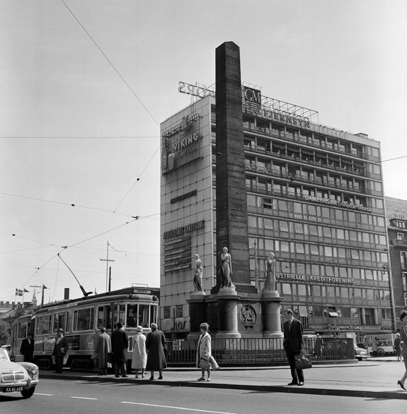 竖图,方图,黑白,室外,白天,旅游,城市,道路,建筑,街道,路,公路,丹麦,人行道,交通,首都,缆车,摄影,哥本哈根,马路,公共汽车站