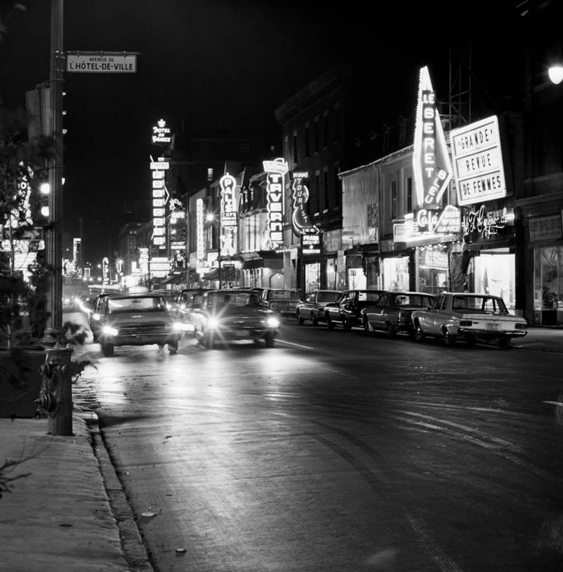 无人,商店,竖图,方图,黑白,室外,夜晚,旅游,夜生活,城市,道路,街道,路,霓虹灯,公路,汽车,加拿大,牌子,交通,招牌,运输,摄影,照亮,蒙特利尔,马路,旅行,店标