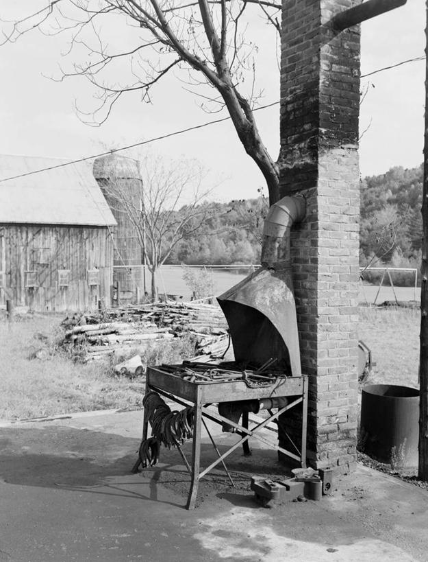 无人,铁匠,农场,商店,竖图,黑白,室外,白天,美国,房屋,古典,工业,摄影,北美,北美洲,美洲,佛蒙特州,佛蒙特,绿岭之州,北亚美利加洲,亚美利加洲,农舍,美利坚合众国,柴火,传统文化