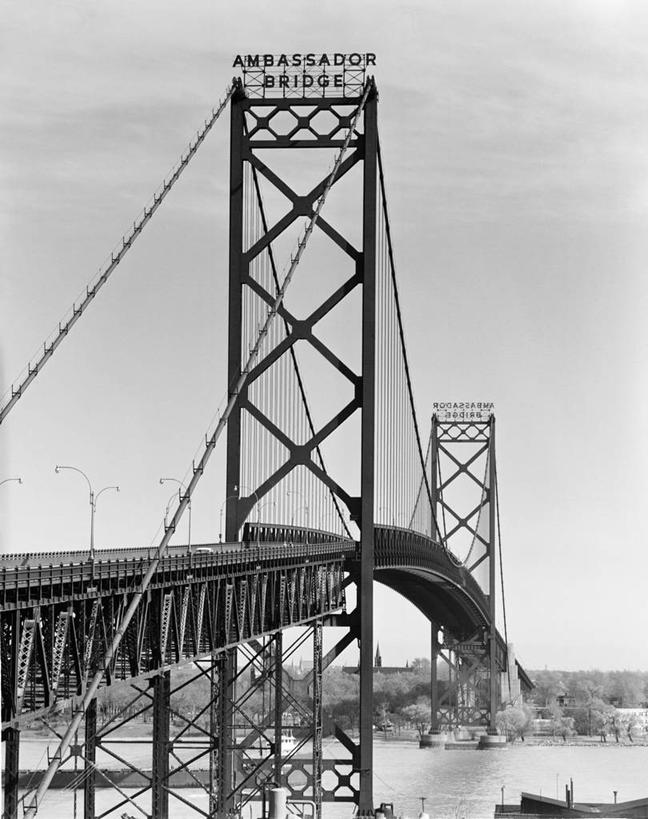 无人,竖图,黑白,室外,白天,仰视,河流,建筑,美国,流水,桥,联系,历史,摄影,英文字母,北美,北美洲,美洲,北亚美利加洲,亚美利加洲,密歇根,密歇根州,貂熊州,狼獾之州,狼獾州,底特律,彩图,低角度拍摄,美利坚合众国