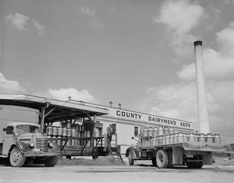 工厂,横图,黑白,室外,白天,美国,云,饮食,天空,运输,摄影,英文字母,停止,暂停,停滞,华盛顿州,皮卡车