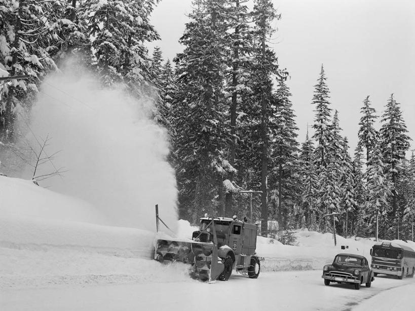 无人,横图,黑白,室外,白天,旅途,雪,路,汽车,美国,冬天,天气,树,运输,摄影,扫雪车,清洗