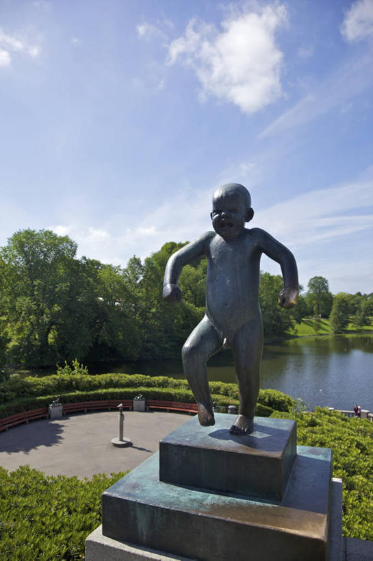 婴儿,儿童,无人,公园,站,哭,竖图,插画,室外,白天,纯洁,数码,科技,水,喷泉,雕塑,挪威,阴影,生气,网络,标志,雕像,符号,云,首都,高光,几何,计算机图形,合成,图画,标识,画,树,小孩,天空,可爱,活泼,电脑合成图,数码合成图,合成图,宝宝,漫画,纯真,烂漫,无邪,奥斯陆,青铜,写实,具体,具象,性别符号,美术工艺,维格兰雕刻公园,伶俐,天真,孩子,彩图,男性符号