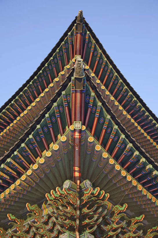 无人,宫殿,竖图,室外,白天,仰视,旅游,建筑,景福宫,首尔,韩国,装饰,屋顶,首都,历史,地标建筑,摄影,万里无云,朝鲜半岛,式样,设计,彩图,低角度拍摄,旅行,联合国教科文组织