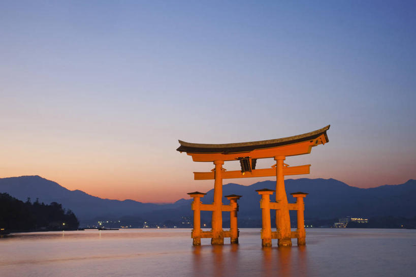 无人,横图,室外,日落,城市,建筑,广岛县,日本,节日,日本文化,反射,鸟居,海湾,文化,风景,自然,黄昏,地标建筑,祈祷,健康,许愿,摄影,宗教,信仰,纪念,神道,宁静,祈求,神殿,本州,万里无云,严岛神社,神道教,松岛,平安,彩图,传统文化,联合国教科文组织,宫屿