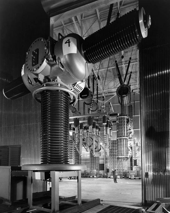 一个人,竖图,黑白,室内,美国,朦胧,模糊,发电站,工业,摄影,能源,电,北美,宾夕法尼亚