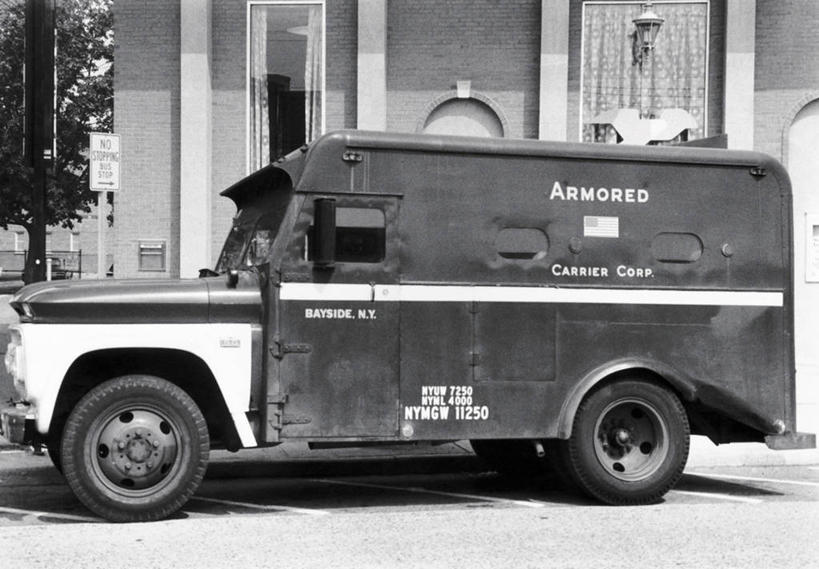 无人,横图,室外,白天,安全,汽车,阴影,车,交通工具,金融,运输,摄影,保护,停止,载具,暂停,装甲车,停滞,彩图