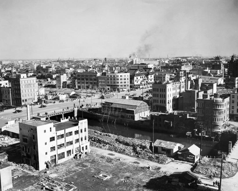 无人,横图,俯视,黑白,室外,白天,度假,美景,城市风光,城市,路,东京,日本,亚洲,景观,首都,古典,历史,破坏,娱乐,破损,天空,享受,休闲,景色,放松,战争,摄影,损坏,毁灭,轰炸,高角度拍摄,过去