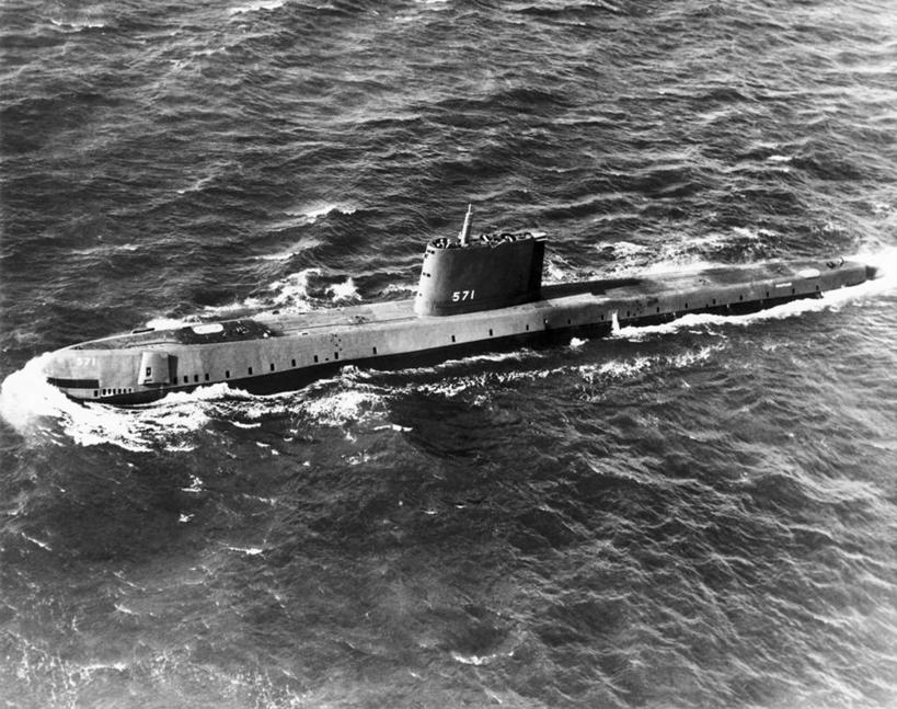 无人,横图,俯视,黑白,室外,白天,水,船,美国,军事,鹦鹉螺,运输,角度,摄影,军舰,海军,战舰,潜水艇,军用战舰,战船,高角度拍摄,美国海军