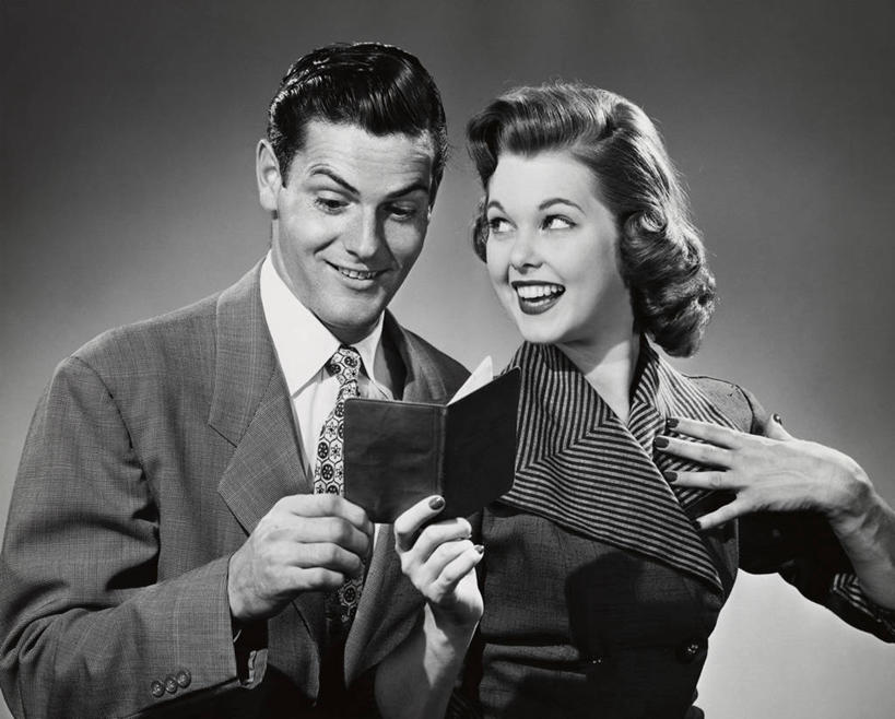 西方人,成年人,头发,两个人,夫妻,微笑,横图,室内,特写,侧面,衬衫,爱情,幸福,欧洲,欧洲人,套装,正装,领带,浪漫,注视,观察,看,恩爱,储蓄,斜视,金融,恋人,摄影,观看,矮,惊奇,存折,察看,鄙视,成就,关注,出示,藐视,讽刺,蔑视,嘲笑,异性恋,信任,男人,年轻男性,年轻女性,女人,白种人,年轻人,夫妇,情侣,书,半身,彩图,欢乐,伴侣,短发