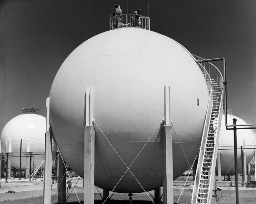 无人,工厂,栏杆,横图,黑白,室外,白天,化工厂,楼梯,美国,阴影,天空,储油罐,炼油厂,工业,摄影,能源,石油工业,北美,路易斯安那州