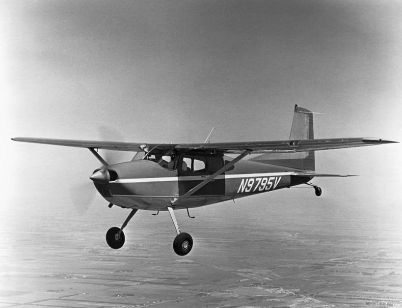 两个人,横图,黑白,室外,白天,风,飞机,朦胧,模糊,螺旋桨,古典,历史,飞,运输,摄影,飞行器,螺旋桨飞机,旅行,赛斯纳飞机公司,私人飞机,过去