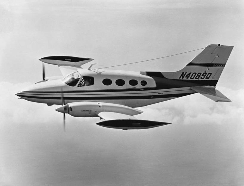 无人,横图,黑白,室外,白天,飞机,数字,云,飞,天空,运输,摄影,英文字母,飞行器,大写字母,旅行,私人飞机