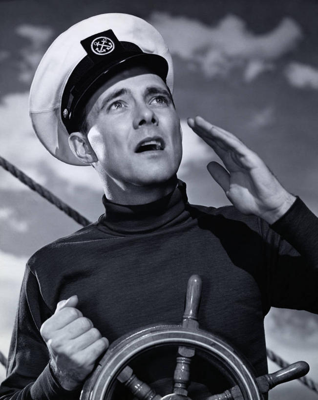 西方人,成年人,老年人,一个人,水手,竖图,室外,白天,运动,船,欧洲,欧洲人,仅一个男性,仅一个人,仅一个中年男性,职业,工业,运输,摄影,航海,船长,男人,男性,中年男性,白种人,彩图