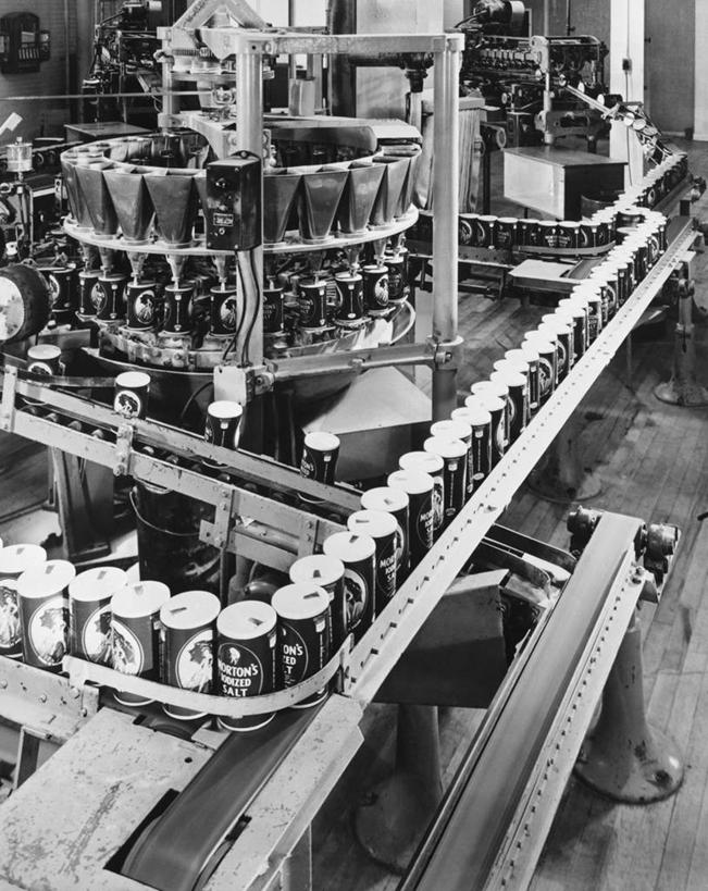 无人,工厂,竖图,俯视,黑白,室内,生产线,一排,许多,整齐,包装,很多,饮食,排列,瓶子,工业,摄影,制造,传送带,队列,食品加工厂,高角度拍摄