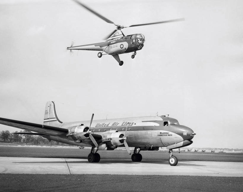 无人,机场,横图,室外,白天,仰视,风,飞机,客轮,日光,乘客,阴影,云,交通,航空,飞,交通工具,运输,角度,摄影,直升机,飞行器,客机,载具,美术工艺,团结,彩图,低角度拍摄,旅行,美国联合航空公司,商务机