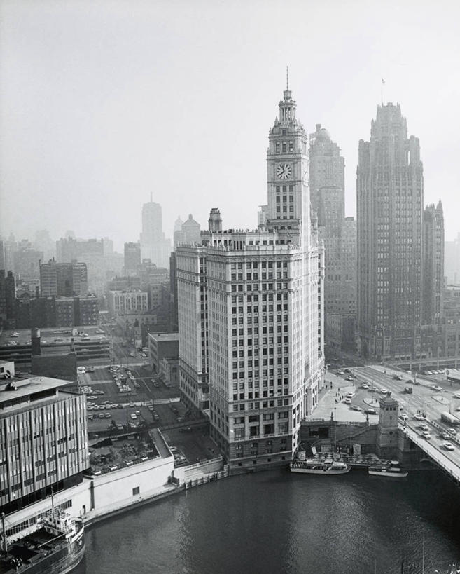 无人,码头,竖图,俯视,室外,白天,度假,河流,美景,水,城市风光,城市,道路,港口,建筑,路,摩天大楼,公路,船,汽车,美国,时间,景观,桥,尖顶,交通,娱乐,钟塔,车,天空,交通工具,享受,休闲,办公大楼,景色,放松,运输,摄影,北美,载具,市区,伊利诺斯州,芝加哥市,芝加哥河,钟,马路,彩图,高角度拍摄,摆渡口,埠头,渡口,渡头,港湾,海港,货运码头,口岸,商港,箭牌大厦,库克县