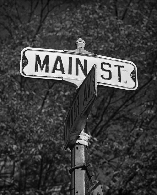 无人,竖图,黑白,室外,特写,白天,通讯,道路,路,指示牌,公路,标志,路标,文字,路口,交通,标识,路牌,树,摄影,指导,英文字母,交通标志,马路