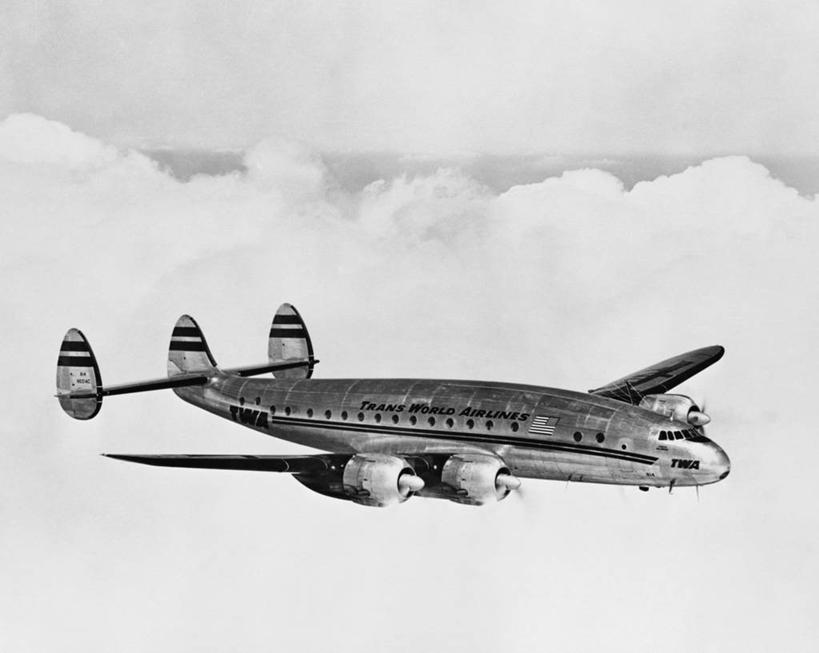 无人,横图,黑白,室外,白天,风,飞机,客轮,乘客,云,螺旋桨,航空公司,交通,航空,飞,天空,交通工具,运输,摄影,飞行器,客机,公司,载具,美术工艺,旅行,环球航空公司,商务机