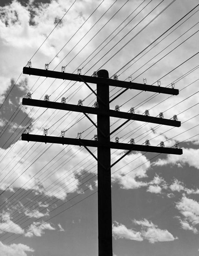 无人,竖图,黑白,室外,白天,仰视,云,联系,天空,摄影,能源,电,电源,低角度拍摄,输电塔,电力线