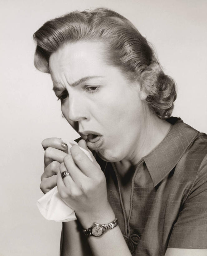 西方人,成年人,中年人,老年人,脸,头,嘴,脸颊,肩,关节,头发,一个人,竖图,室内,特写,欧洲,欧洲人,仅一个女性,手帕,休闲装,肩膀,戒指,打开,张嘴,生病,人体,摄影,感冒,开启,问题,张大嘴巴,过敏,咳嗽,女人,白种人,头部,口,口腔,脸部,脸蛋,面部,嘴巴,嘴唇,张开嘴,彩图