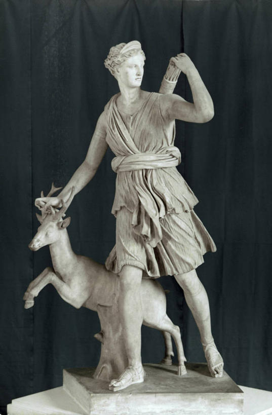 无人,站,竖图,插画,数码,科技,鹿,雕塑,阴影,神话,艺术,装饰,网络,捕食,长袍,雕刻,雕像,大理石,高光,几何,计算机图形,合成,图画,拿着,历史,文化,画,一个,箭,工艺品,单个,纪念,美术,考古学,电脑合成图,数码合成图,女神,合成图,主题,传说,漫画,陈列,希腊神话,写实,具体,具象,功能,美学,贞洁,古希腊,古代文明,狄安娜,狩猎女神,箭袋,美术工艺,女性美,阿耳忒弥斯,贞洁处女,阿波罗萨,月亮女神,彩图,影棚拍摄,过去