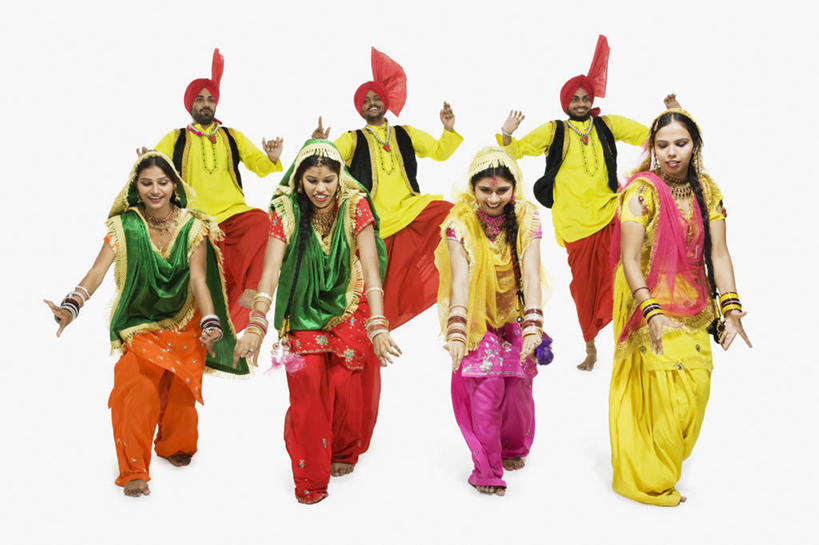 成年人,微笑,横图,彩色,白色背景,快乐,表演,头饰,表演者,手势,赤脚,摄影,五颜六色,幽默,色彩斑斓,肖像,五彩缤纷,印度文化,纱丽,五彩斑斓,五光十色,年轻男性,年轻女性,印度人,年轻人,彩图,影棚拍摄,传统服装,舞蹈,打手势,传统文化,宝莱坞