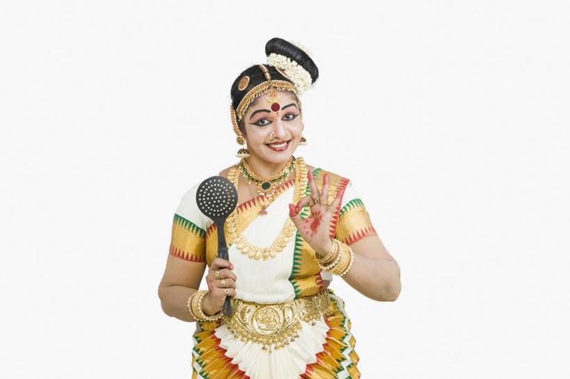 成年人,中年人,老年人,一个人,微笑,横图,白色背景,正面,快乐,印度,仅一个女性,仅一个人,神话,白色,仅一个中年女性,摄影,幽默,手印,肖像,掌印,反差,印度文化,喀拉拉邦,印度教,女人,女性,中年女性,印度人,舞者,半身,彩图,影棚拍摄,传统服装,传统文化