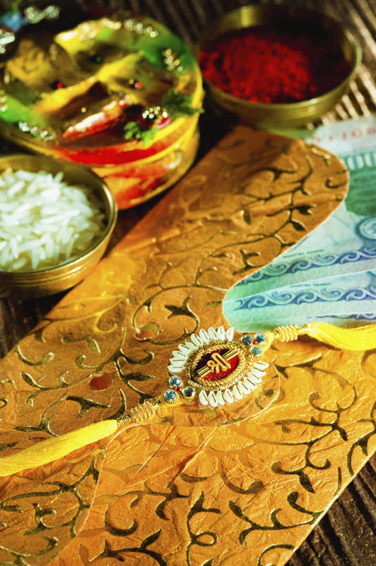 无人,竖图,室内,特写,桌子,珠宝,庆祝,护腕,摄影,手镯,印度文化,式样,彩图,影棚拍摄,传统文化,传统节日