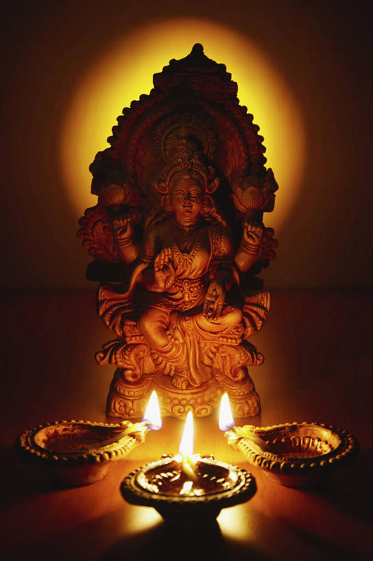 无人,竖图,雕塑,黑色背景,火焰,烛光,燃烧,四个,虚构,摄影,宗教,宁静,照亮,简单,油灯,逆光,印度文化,湿婆,彩图,影棚拍摄