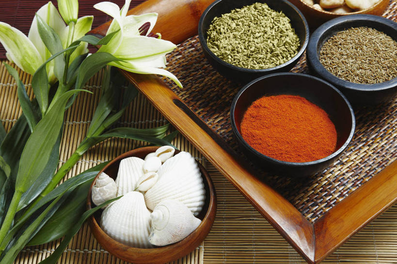 无人,横图,俯视,室内,百合花,香料,餐盘,饮食,碗,摄影,辣椒粉,简单,印度文化,孜然芹,彩图,高角度拍摄