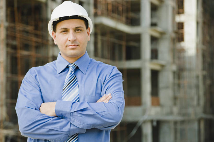 成年人,中年人,一个人,商务人士,建筑师,商务男性,站,双手交叉,微笑,横图,室外,白天,正面,衬衫,商务,骄傲,信心,建筑业,建筑,印度,仅一个男性,仅一个人,仅一个中年男性,套装,头饰,领带,脚手架,安全帽,建筑工地,卷起,摄影,双手抱胸,企业,公司,肖像,商务装,蓝图,工薪阶层,计划书,哈里亚纳邦,男人,男性,中年男性,印度人,白领,上班族,半身,彩图,衬衣,工头