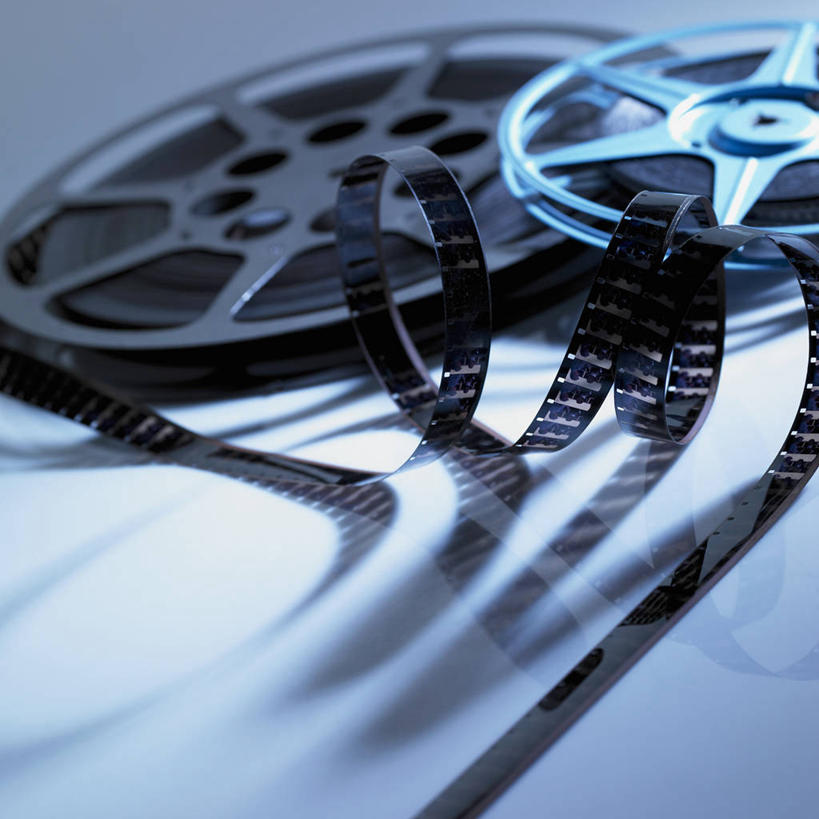 无人,方图,照片,室内,特写,白天,正面,静物,阴影,灰色背景,朦胧,模糊,环绕,缠绕,反射,影子,两个,摄影,影棚,底片,胶片,纠缠,电影胶片,电影胶片盘,胶片盘,菲林,相片,彩图,影棚拍摄,拍摄,照相,胶卷