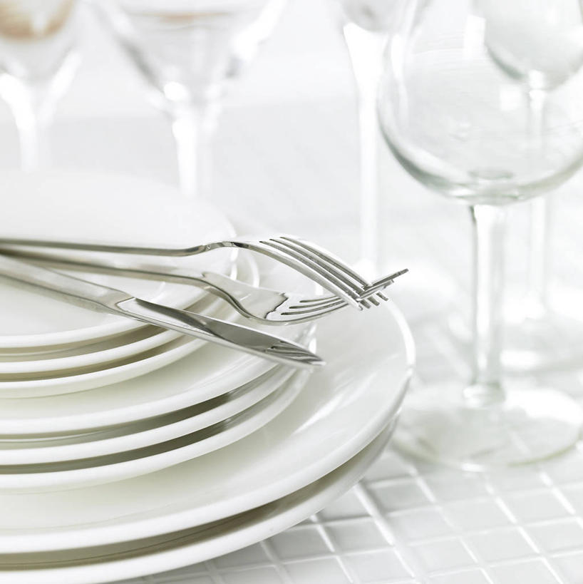 无人,竖图,俯视,室内,特写,白天,建材,建筑,静物,杯子,餐具,一堆,一排,许多,阴影,堆叠,堆积,整齐,反射,材料,叉子,瓷砖,刀叉,刀子,碟子,高脚杯,马赛克,盘,影子,红酒杯,很多,三把,墙砖,玻璃制品,排列,白色,盘子,酒杯,碟,建造,堆,葡萄酒杯,队列,餐刀,餐叉,玻璃杯,进餐用具,彩图,高角度拍摄,墙面砖,锦砖,马赛克瓷砖,纸皮砖