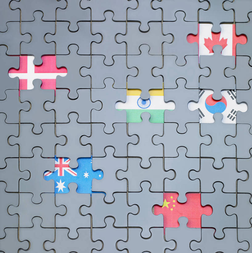 无人,竖图,俯视,室内,特写,白天,白色背景,游戏,成功,合作,团队,集体,信心,静物,旗帜,国旗,拼图,一排,许多,连接,阴影,组合,整齐,并列,并排,反射,影子,很多,玩,娱乐,队伍,排列,休闲,摄影,影棚,活动,链接,成就,队列,发泄,消遣,智力,拼接,拼凑,智力游戏,平行,合伙,宣泄,拼合,凑集,聚合,撮合,链结,趣味,策略,旗,玩耍,嬉戏,彩图,高角度拍摄,影棚拍摄,拍摄,万国旗