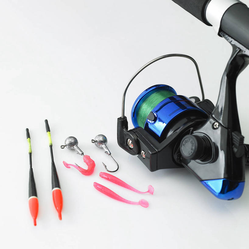 无人,竖图,俯视,室内,特写,白天,白色背景,钓鱼竿,阴影,反射,钩子,影子,食物,诱惑,摄影,影棚,引导,渔具,勾引,鱼钩,鱼饵,引诱,诱导,钓竿,鱼竿,彩图,高角度拍摄,影棚拍摄,钓鱼,拍摄