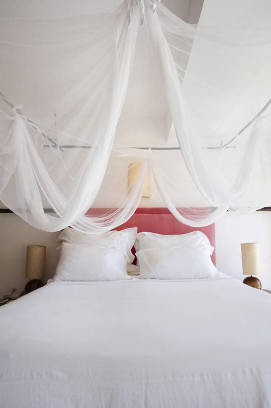 无人,家,竖图,室内,白天,正面,别墅,床,家具,靠垫,卧室,装修,建筑,纺织品,照明,欧式,装饰,蚊帐,房屋,墙,双人床,屋子,公寓,灯光,床单,靠枕,织物,豪华,被子,建设,现代,装潢,洋房,楼房,墙壁,墙面,住宅,灯,灯具,垫子,室内装潢,枕头,样板房,明亮,照亮,舒适,被单,家居装潢,照明设备,床头灯,房屋设计,地中海风格,古典风格,简约风格,室内设计,宽敞,样板房装潢,阻隔,隔绝,设计,彩图,房子,睡房,卧房