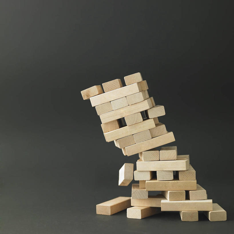 无人,竖图,室内,特写,白天,正面,游戏,智慧,静物,玩具,一堆,许多,阴影,堆叠,堆积,灰色背景,反射,影子,很多,玩,娱乐,休闲,积木,益智,摄影,影棚,活动,堆,思维,发泄,消遣,智力,想象,抽积木,宣泄,玩耍,嬉戏,彩图,影棚拍摄,拍摄