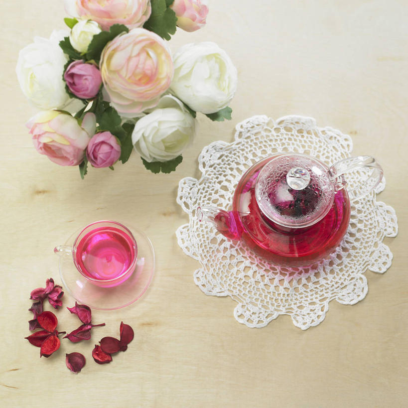 无人,方图,俯视,室内,特写,白天,爱情,幸福,纯洁,热情,餐桌,茶,桌子,玫瑰,杯子,玻璃,一堆,许多,阴影,堆叠,堆积,盛开,反射,壶,影子,茶叶,褐色,玫瑰花,饮品,很多,一杯,浪漫,花蕾,娱乐,玻璃制品,水壶,花,花瓣,花朵,鲜花,一个,红色,茶壶,容器,水杯,花茶,花苞,花蕊,享受,休闲,温暖,温馨,恩爱,放松,乐趣,保健,养生,红玫瑰,单个,餐台,堆,花草茶,和睦,舒适,感动,尊敬,玫瑰花茶,香花茶,香片,熏花茶,天真,刺玫花,徘徊花,茶杯,彩图,高角度拍摄,融洽