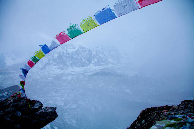 无人,公园,横图,室外,白天,正面,旅游,度假,美景,山,雪,雪山,雾,大雪,旗帜,珠峰,尼泊尔,亚洲,一排,许多,朦胧,模糊,整齐,冰,积雪,景观,山峰,乌云,雪景,云,阴天,云朵,冬季,冬天,山峦,很多,云彩,娱乐,旗子,排列,天空,自然,天,享受,休闲,景色,放松,寒冷,迷雾,冰冷,国家公园,昏暗,阴沉,队列,自然风光,南亚,尼泊尔王国,珠穆朗玛峰,严寒,冰凉,酷寒,凛冽,凛凛,极冷,旌旗,旗号,圣母峰,珠穆朗玛,萨加玛塔国家公园,萨加玛塔峰,专区,大雾,彩图,萨加玛塔专区,索卢坤布县,卡拉帕塔