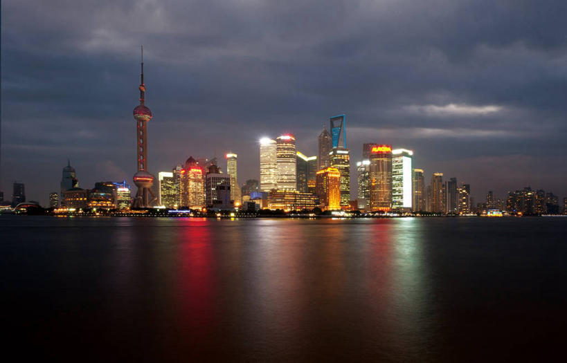 无人,高楼大厦,横图,全景,室外,夜晚,正面,度假,河流,美景,水,天际线,城市风光,标志建筑,城市,大厦,地标,建筑,摩天大楼,夜景,上海,中国,亚洲,阴影,光线,影子,河水,景观,水流,建筑群,塔,灯光,娱乐,建设,东方明珠,黄浦江,金茂大厦,浦东,倒影,享受,休闲,景色,放松,环球金融中心,申,倒映,电视塔,国际会展中心,浦东新区,上海环球金融中心,东亚,东方明珠广播电视塔,东方明珠电视塔,上海市,中华人民共和国,沪,华东地区,反照,金茂大楼,环球金融中心大厦,彩图,大楼,高层建筑,高楼,摩天楼,春申江,东方明珠塔,上海国际会展中心