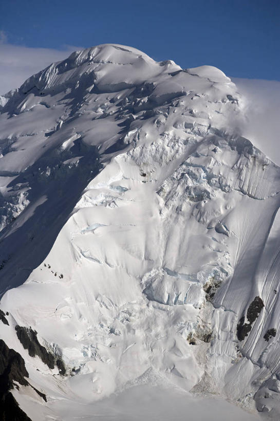 无人,竖图,室外,兴奋,山,雪,日光,冰,山顶,悬崖,云,摄影,环境,雪崩,山脊,气候,南极洲,冰河,南极半岛,彩图,西南极洲,半岛,霍普湾,冰隙