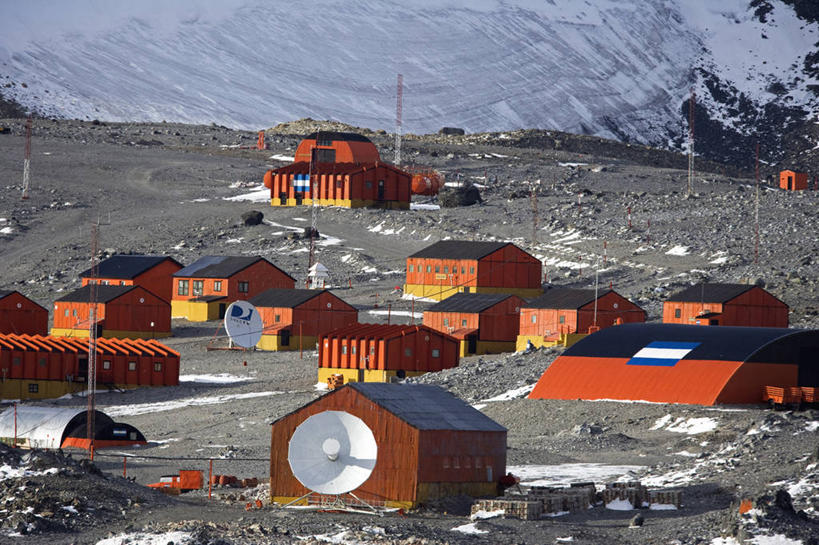 无人,横图,室外,兴奋,海洋,火山,山,水,雪,建筑,军事,科学,房屋,海岸线,田地,海湾,社区,职业,摄影,气象,住房,山脊,气候,南极洲,海军,冰河,南极半岛,海滩,彩图,海港,小屋,西南极洲,半岛,南冰洋,霍普湾