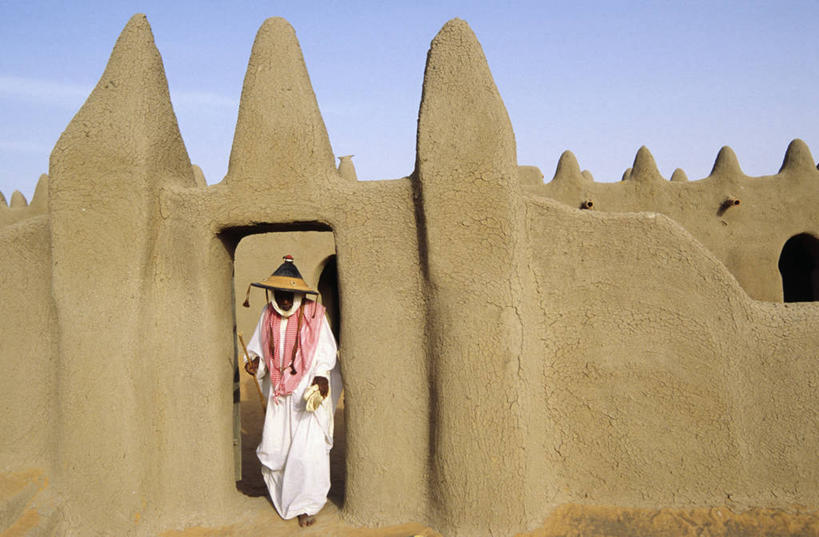 划船,成年人,司机,码头,横图,室外,河流,水,轮船,船,客轮,非洲,马里,一排,乘客,整齐,木制,地形,排列,风景,社区,交通工具,运输,摄影,图标,都市风光,队列,载具,独木舟,剪影,装货,阿非利加洲,马里共和国,西非,荡舟,尼日尔河,美术工艺,莫普提,莫普提区,冒险,男人,商人,彩图,旅行,海港,蒸汽轮船,传统文化,水上出租车